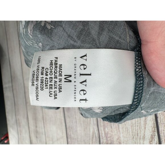 Velvet by Graham & Spencer Long Sleeve Keyhole Floral Slip Dress Women's M Green - Picture 13 of 16